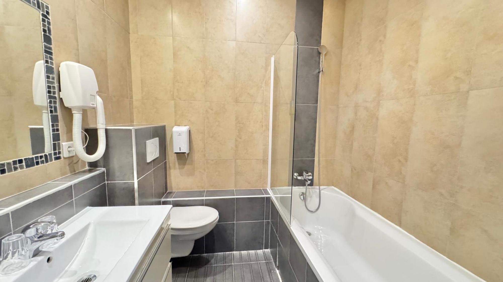 Helvetique Hotel Nice
